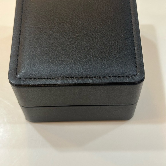 JONES NEW YORK Vintage Watch. Stainless Steel Water Resistance. Tested & Works - Picture 7 of 7